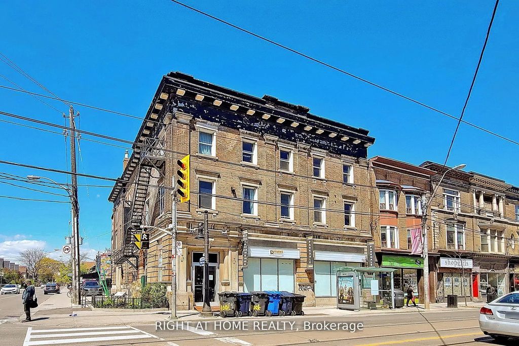 1346 Queen Street W, Toronto W01