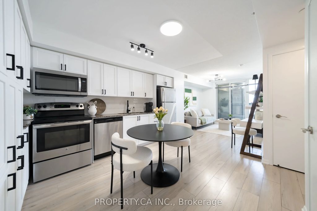 830 Lawrence Avenue 1201, Toronto W04