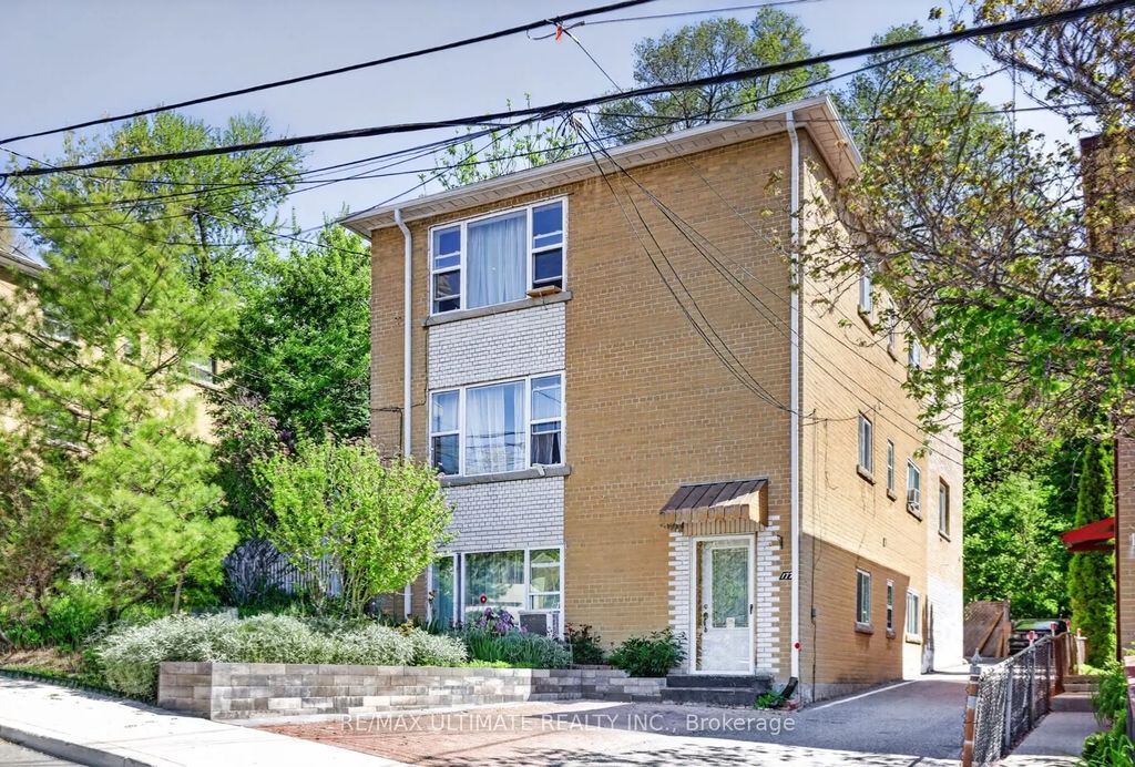 177 Varsity Road, Toronto W02