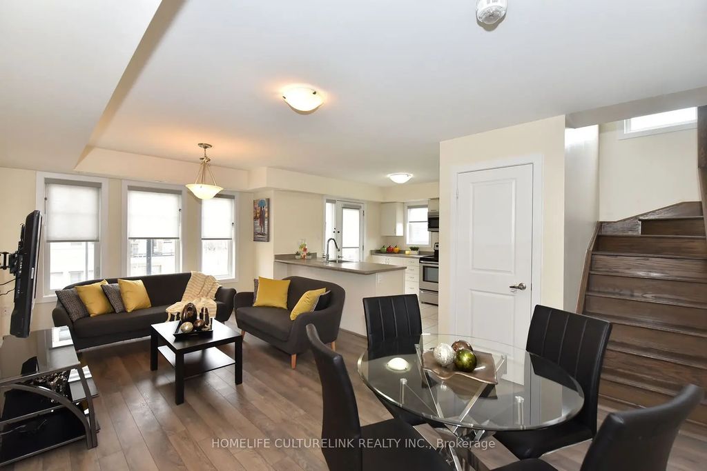 100 Parrotta Drive 89, Toronto W05