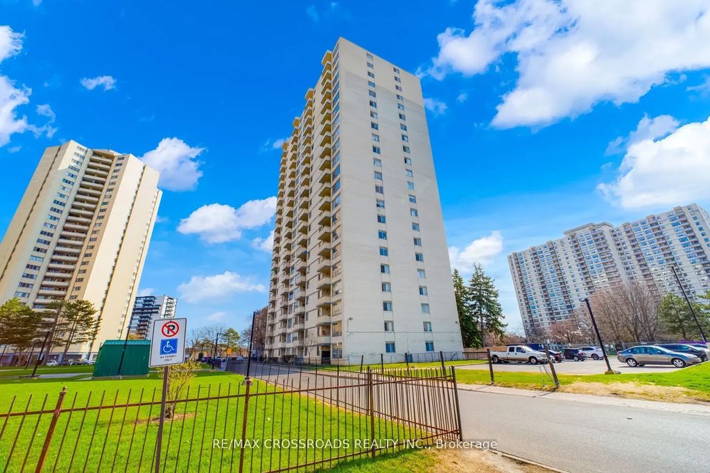 340 Dixon Road 1208, Toronto W09