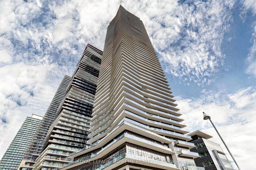 38 Annie Craig Drive 2708, Toronto W06