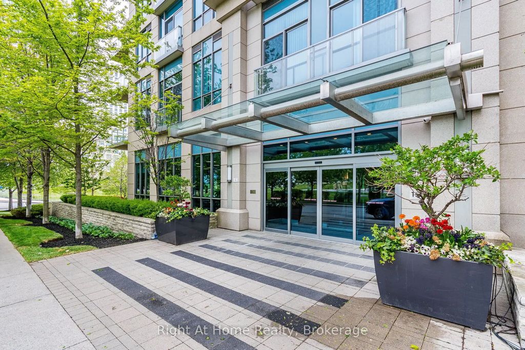 15 Viking Lane 1303, Toronto W08