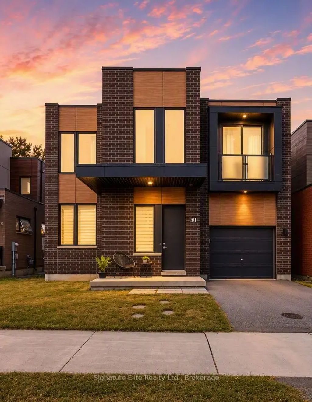 30 Stanley Greene Boulevard, Toronto W05