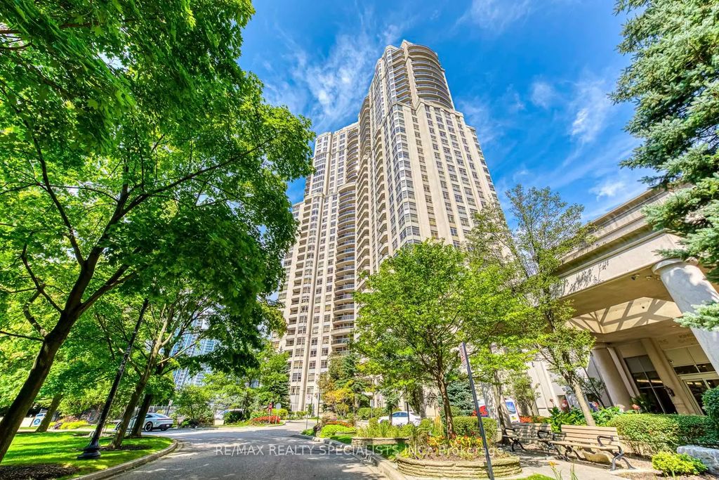 35 Kingsbridge Garden Circle W 3005, Mississauga