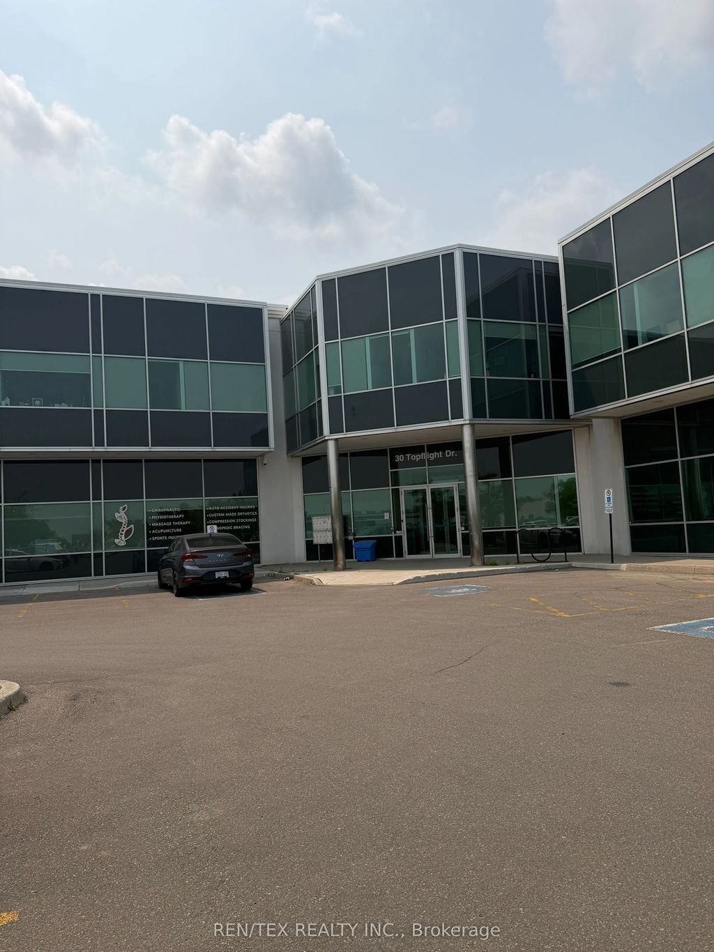 30 Topflight Drive 101, Mississauga