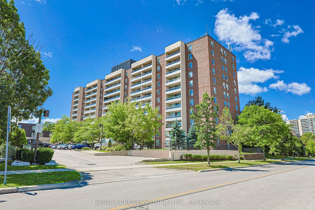 31 Four Winds Drive 209, Toronto W05
