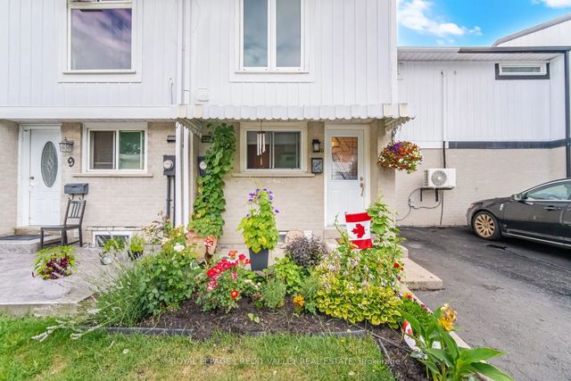 10 Gladstone Square, Brampton