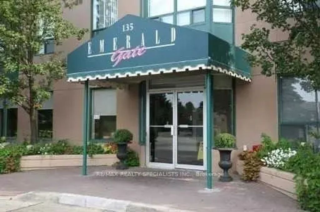 135 Hillcrest Avenue 1204(partially Furnished), Mississauga