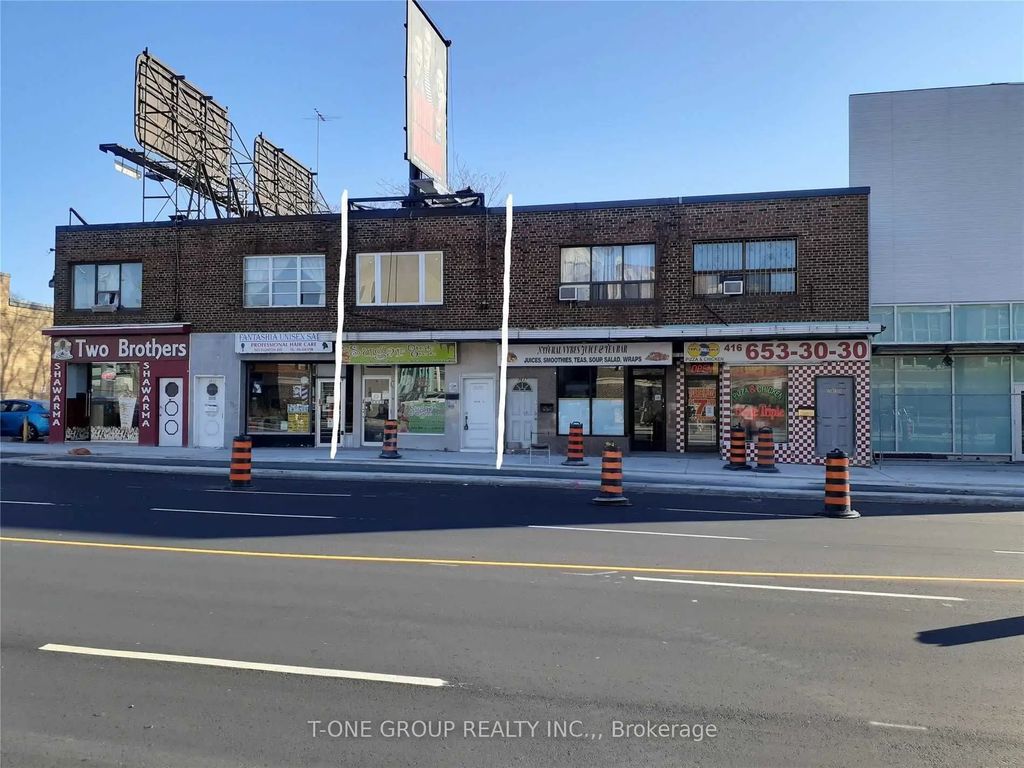 2635 Eglinton Avenue W, Toronto W03