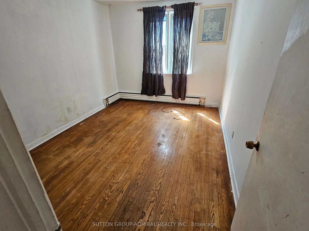 7 Elway Court, Toronto W04