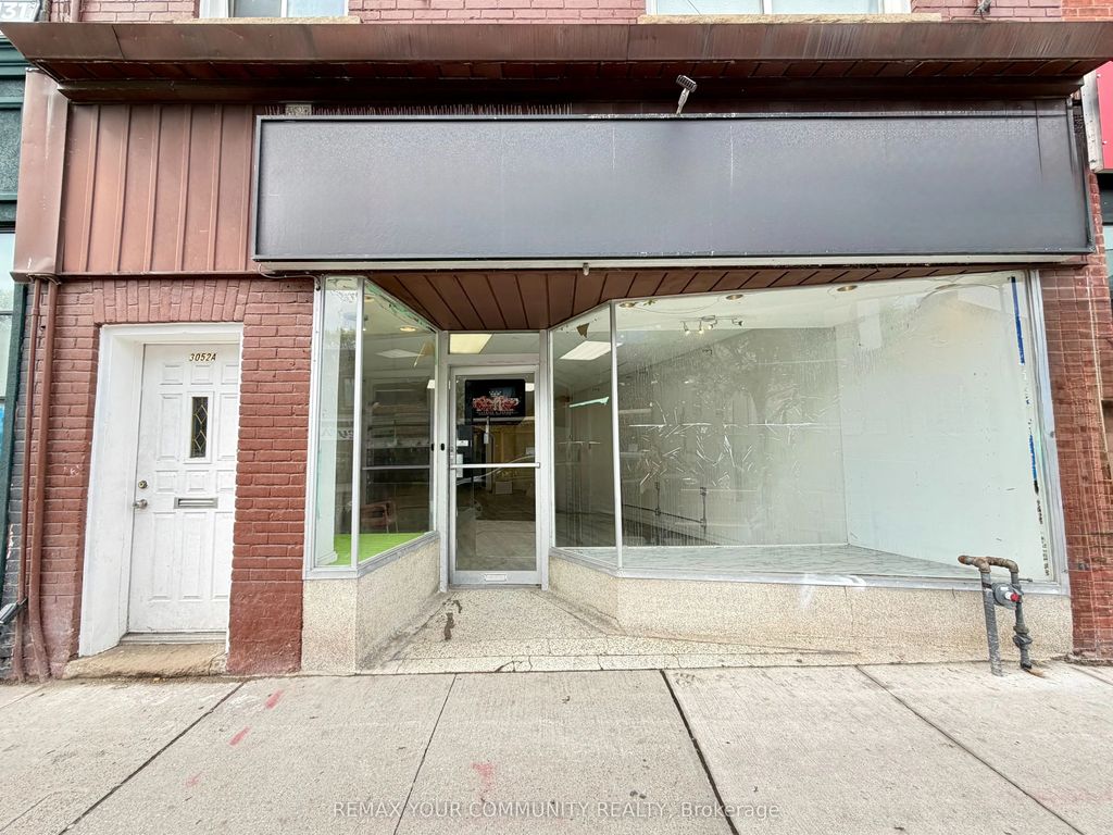 3052 Dundas Street W, Toronto W02