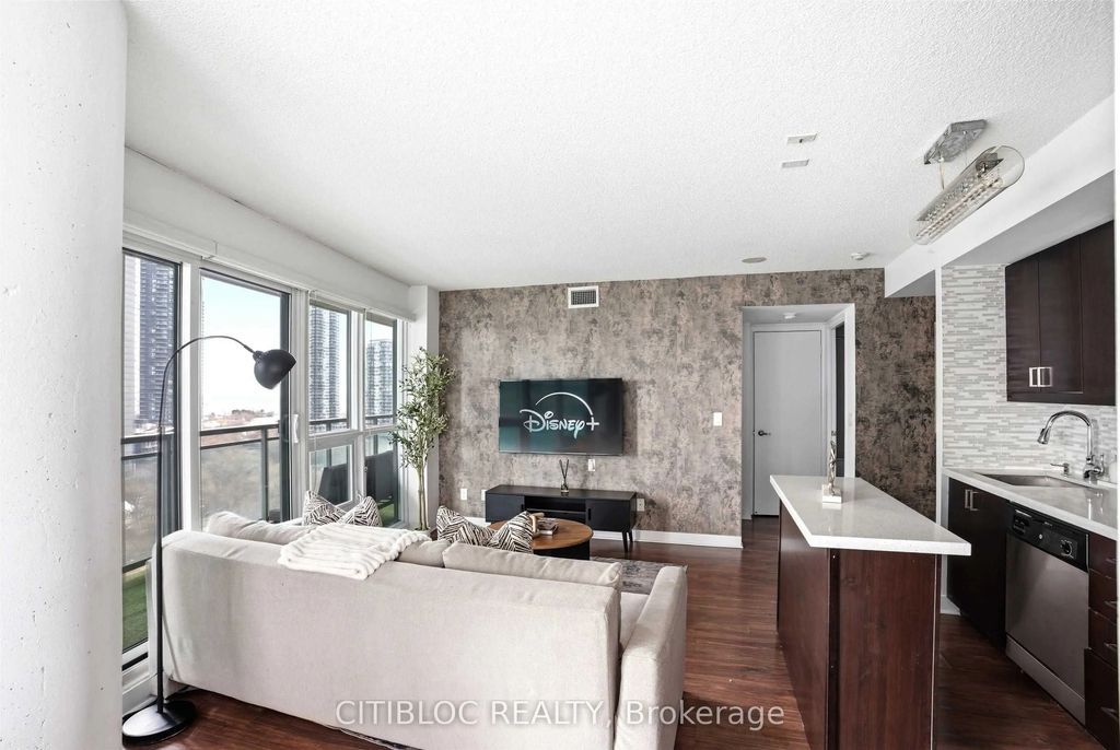 155 Legion Road N 1313, Toronto W06