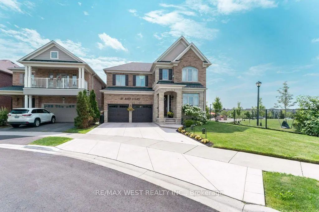 85 Aird Court, Milton