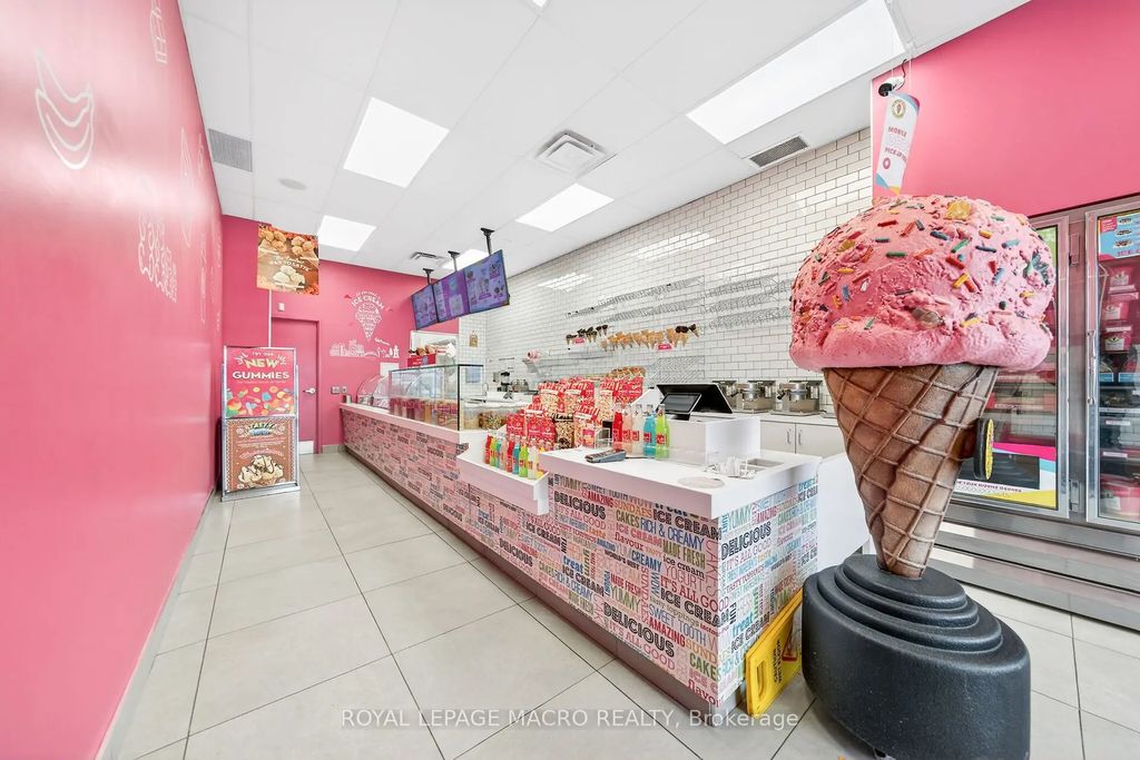 380 Dundas Street E D9, Oakville
