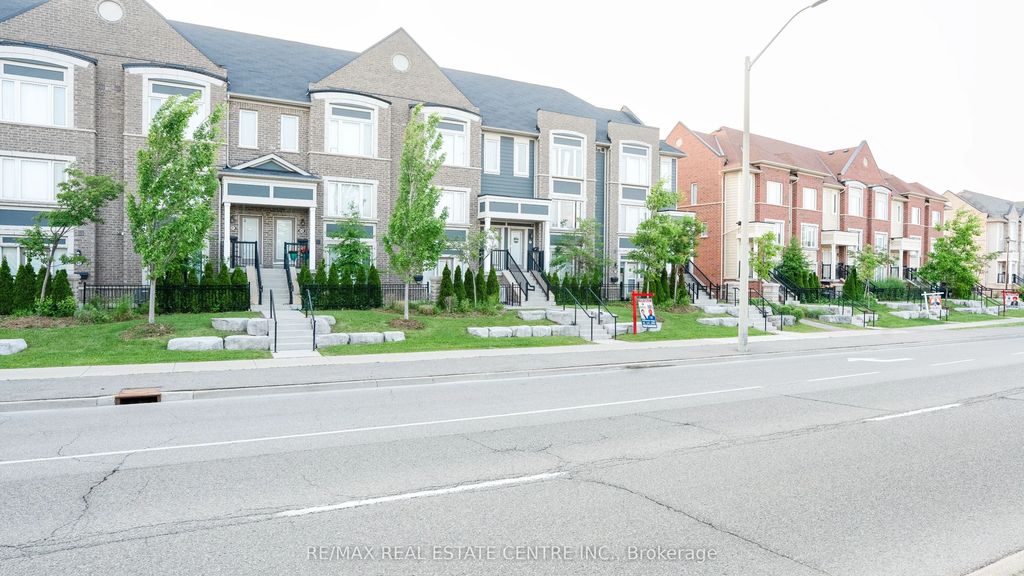 250 Sunny Meadow Boulevard 77, Brampton