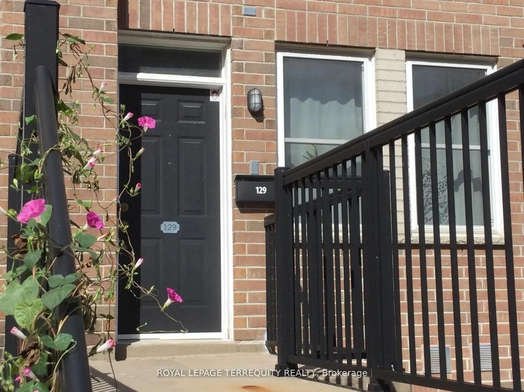 760 Lawrence Avenue W 129, Toronto W04