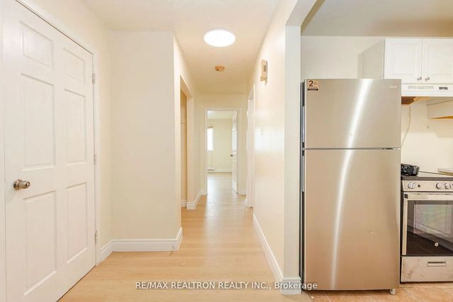 975 Albion Road 975a, Toronto W10
