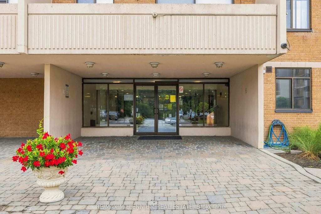 2645 Jane Street 126, Toronto W05