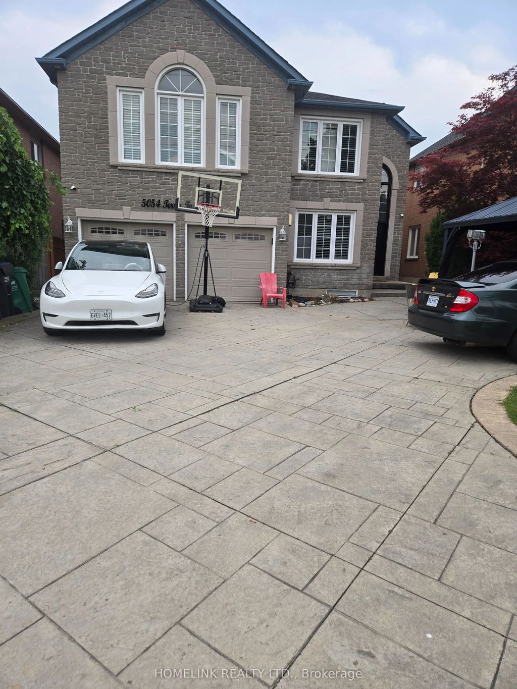 5054 Terry Fox Way, Mississauga