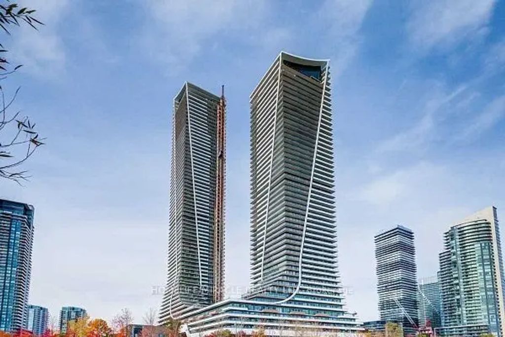 30 Shore Breeze Drive 1013, Toronto W06