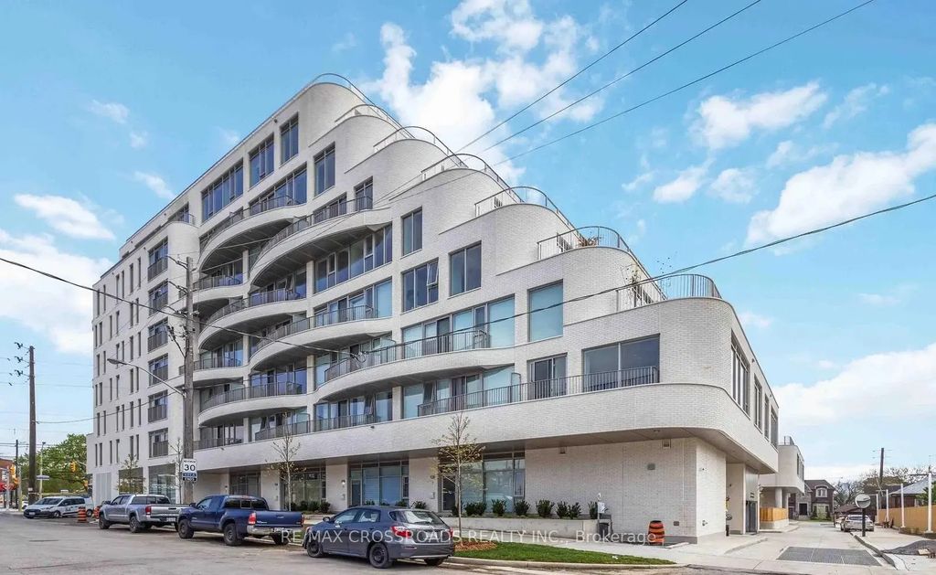 689 The Queensway Drive 516, Toronto W07