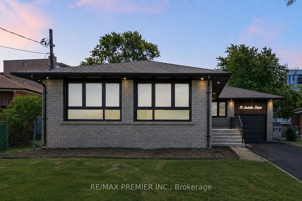 19 Jacinta Drive, Toronto W04