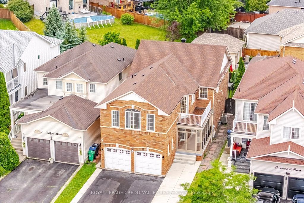 5 Porchlight Road, Brampton