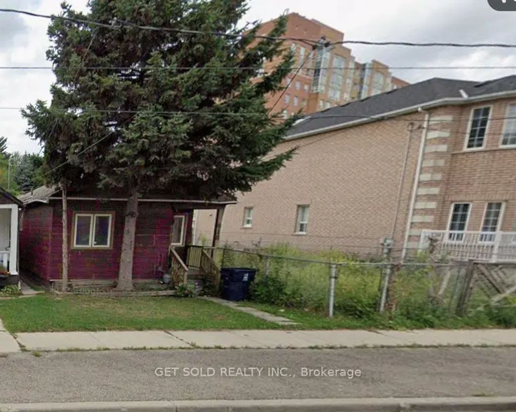 918 Keele Street, Toronto W03