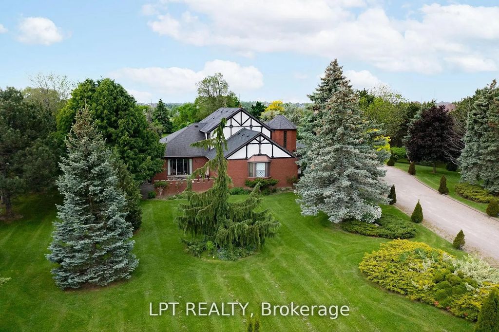 6 Fenton Way, Brampton