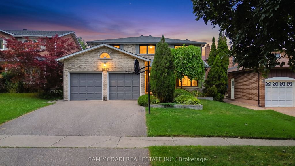 1077 Saginaw Crescent, Mississauga