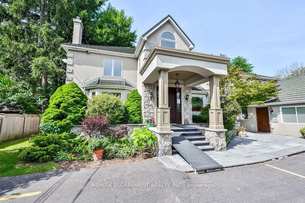 1430 Hurontario Street A, Mississauga
