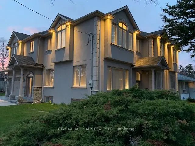 6 Griggsden Avenue, Toronto W09