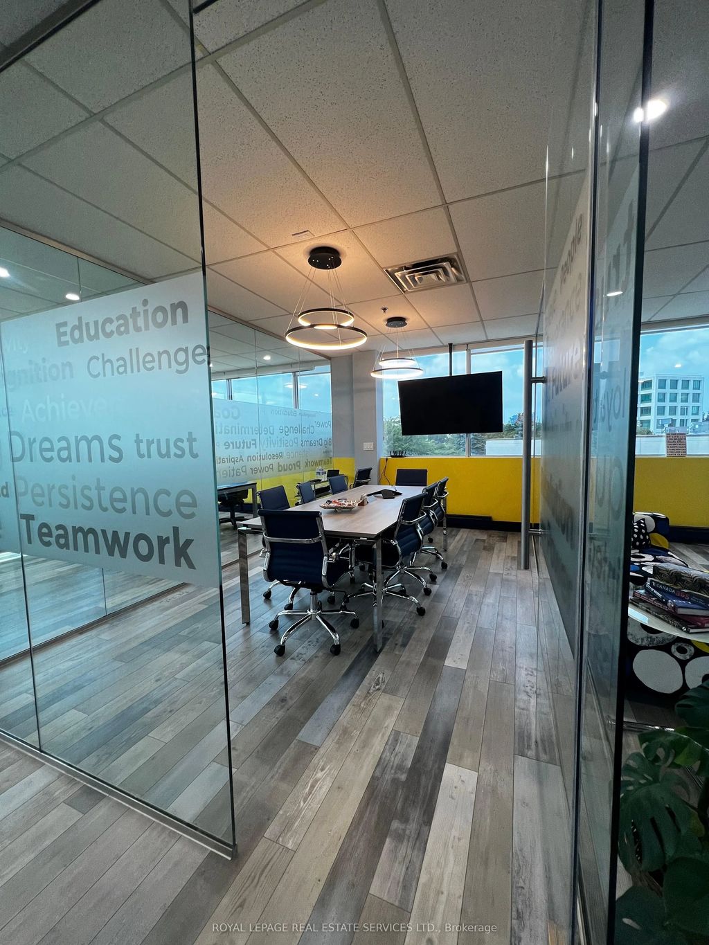 2550 Matheson Boulevard E 215-216, Mississauga