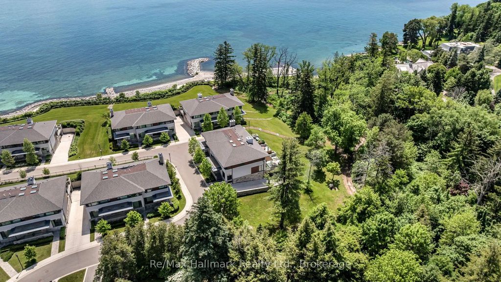 10 Maple Grove Drive 14, Oakville