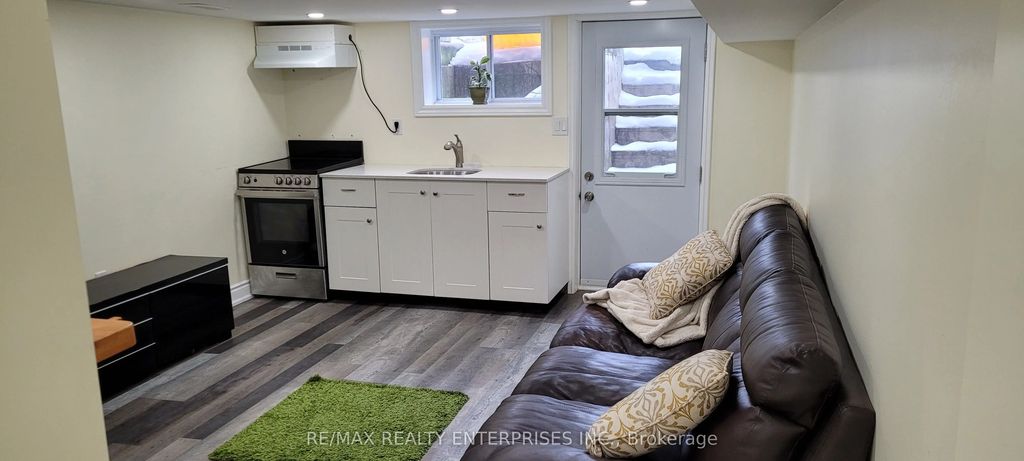 65a Chambers Avenue, Toronto W03