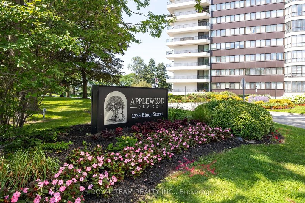 1333 Bloor Street 2004, Mississauga