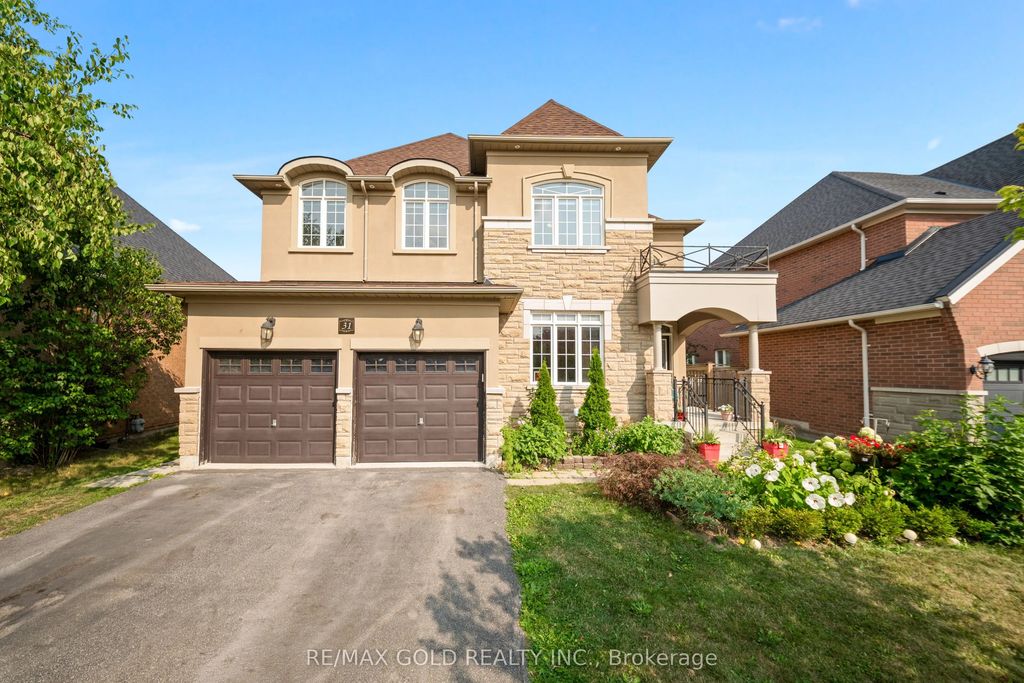 31 Fontainebleu Road, Brampton