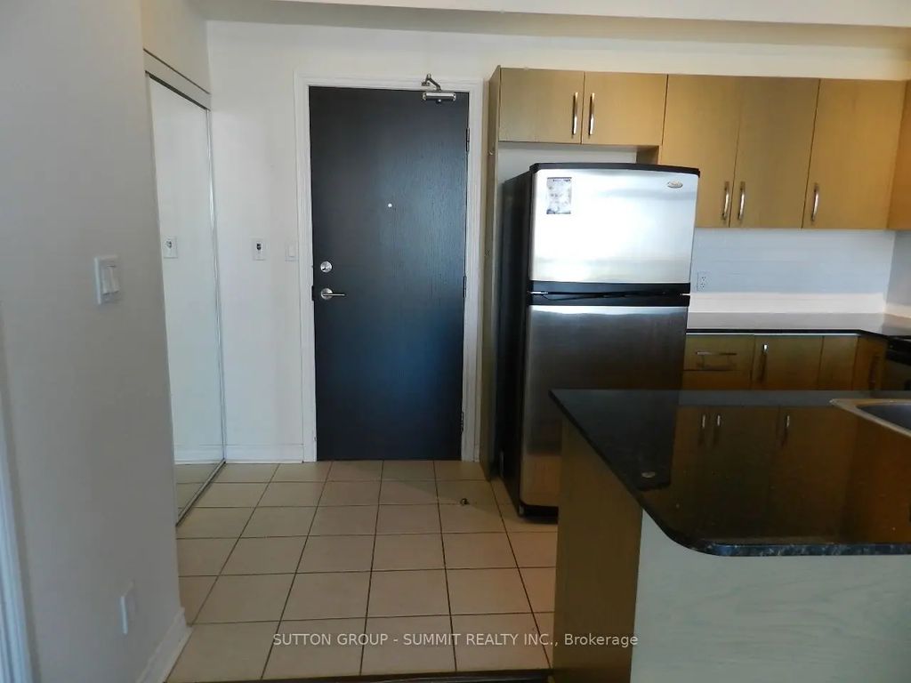 3504 Hurontario Street 1003, Mississauga