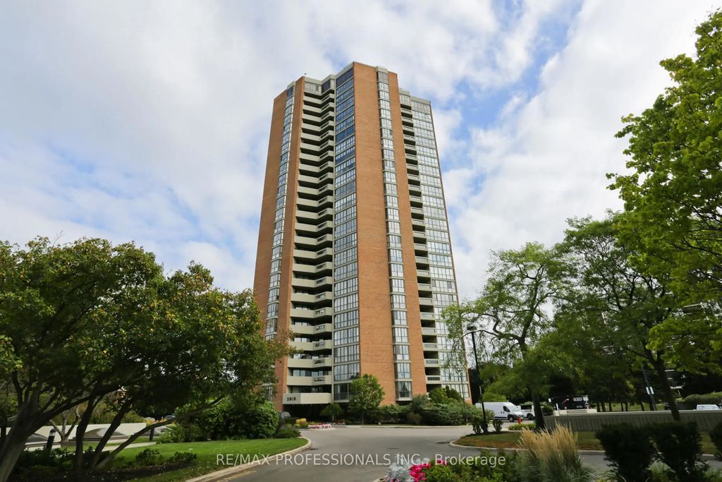 2010 Islington Avenue 1004, Toronto W09