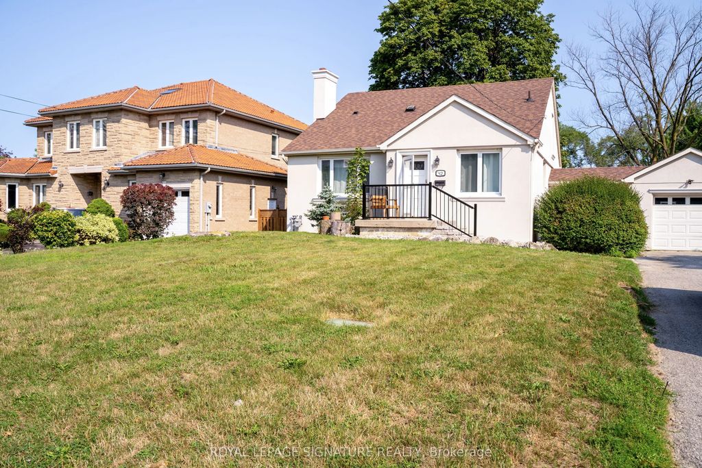 42 Kingsview Boulevard, Toronto W09