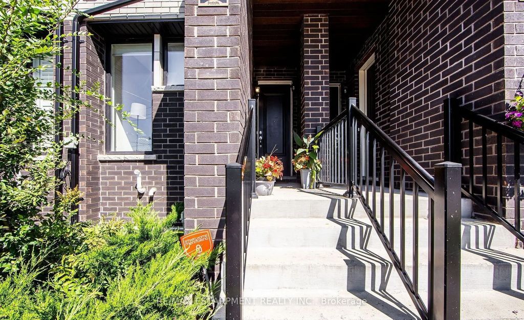 2-1778a Lawrence Avenue W, Toronto W04