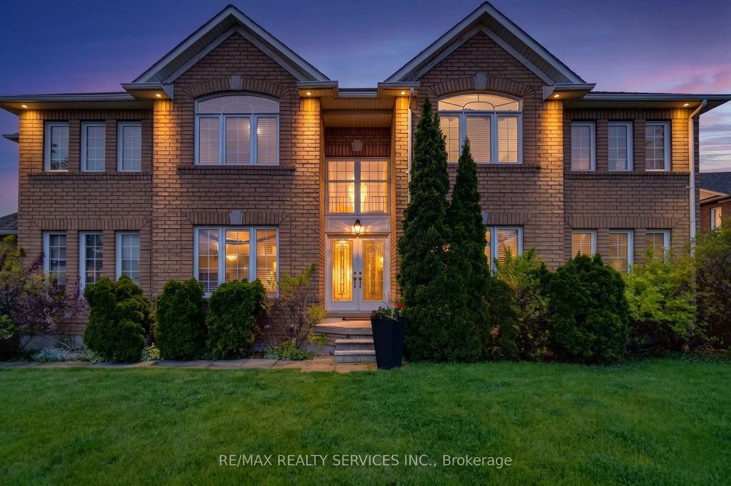 7419 Black Walnut Trail, Mississauga