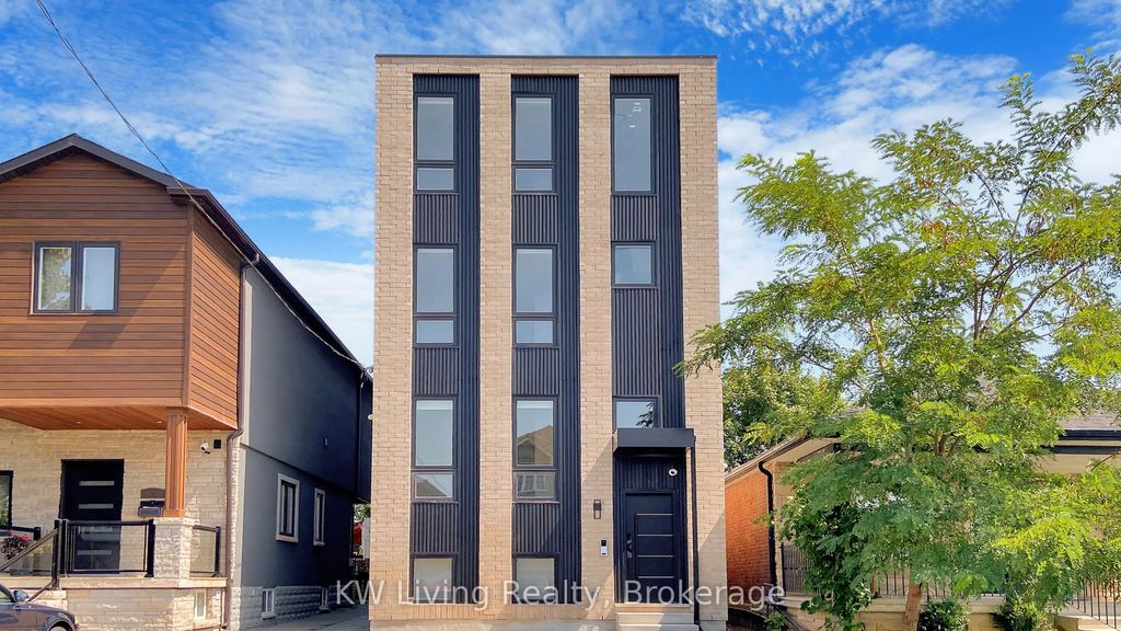 33 Kirknewton Road 201, Toronto W03