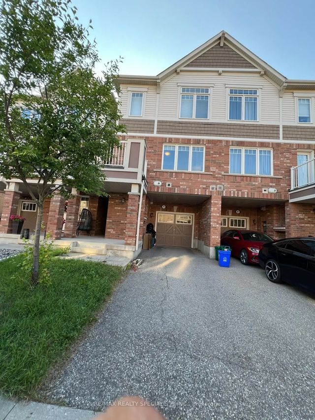 285 Casson Point, Milton