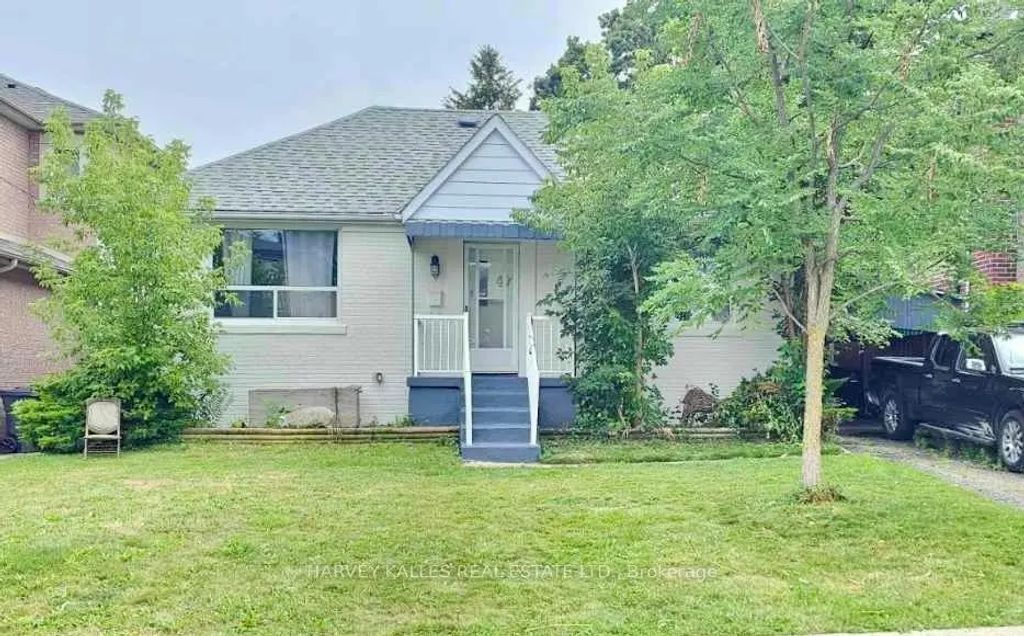 47 Stayner Avenue, Toronto W04