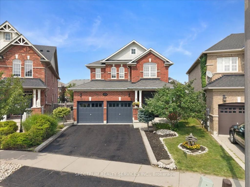 1379 Rolph Terrace, Milton