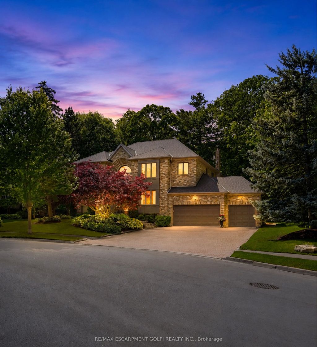 1121 Forestvale Drive, Burlington