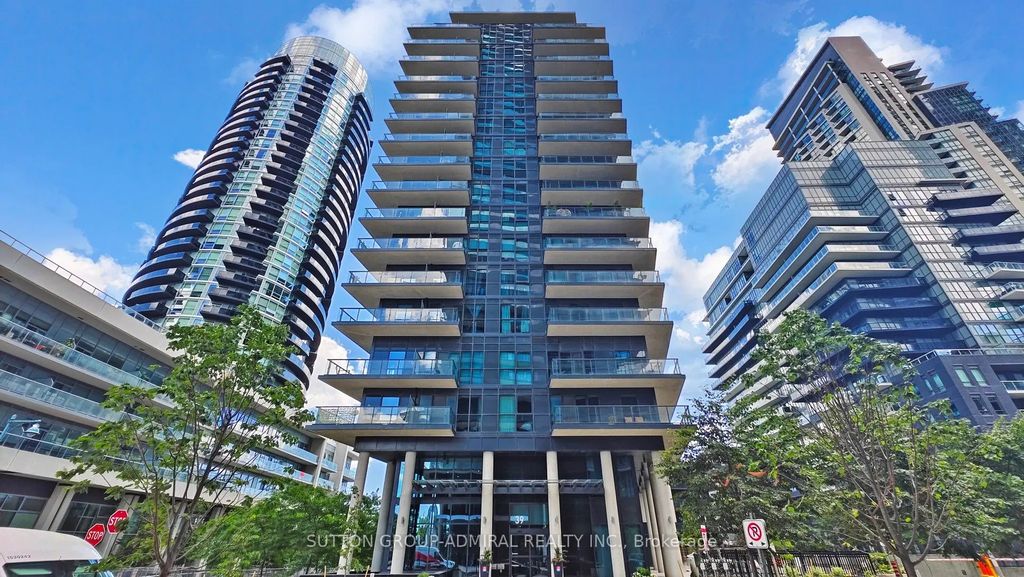 39 Annie Craig Drive Th 104, Toronto W06