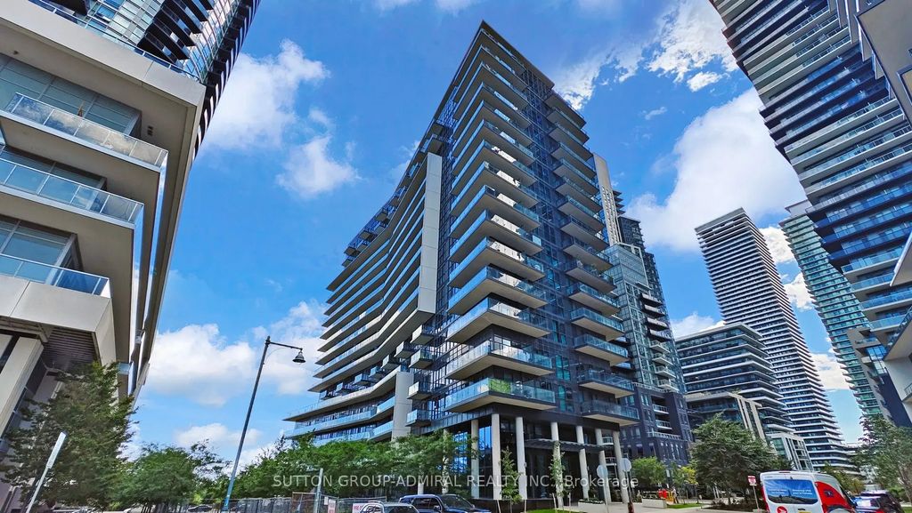 39 Annie Craig Drive 221, Toronto W06